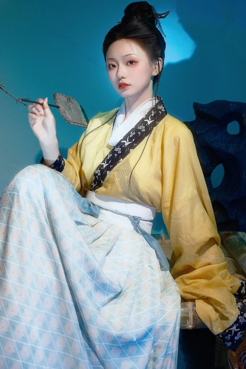 esmi lee